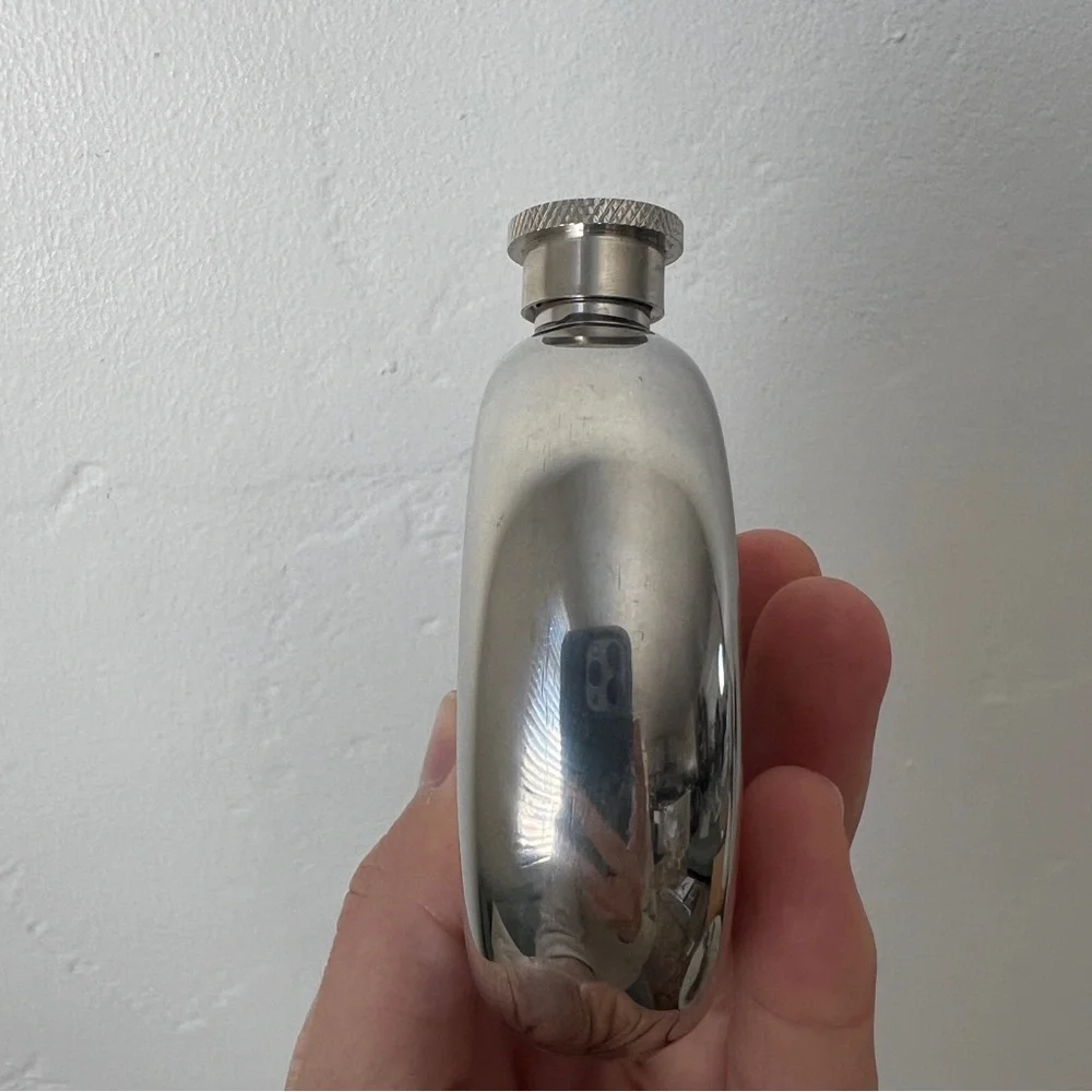 Isola Salut! Polished Stainless Steel 3oz round modern HIP FLASK pocket flask